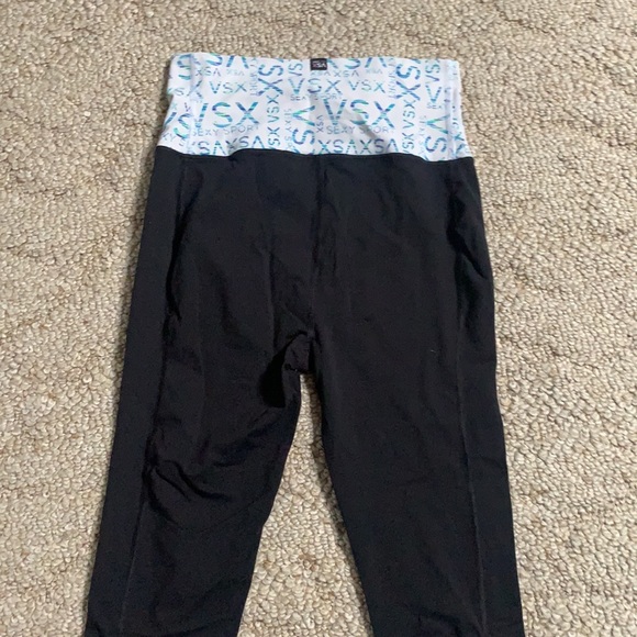 Victoria’s Secret VSX Foldover Capri Leggings - Picture 8 of 11